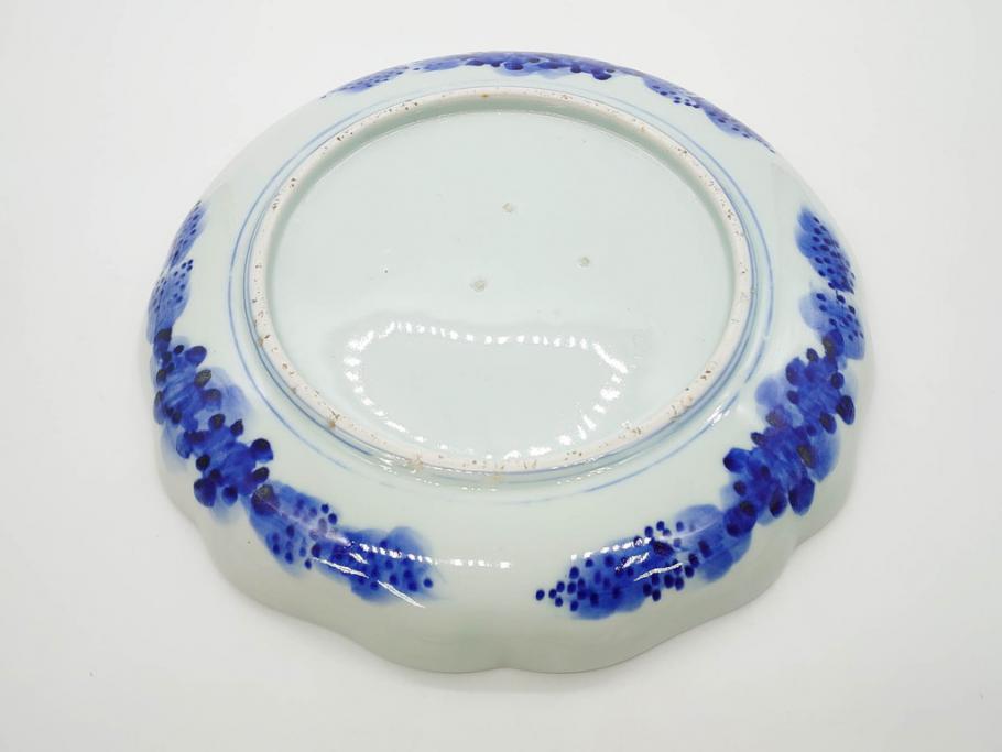 明治期　伊万里　染付　輪花型　約38cm　1尺2寸　丹念に絵付けされた花鳥や海老の図が見事な大皿(尺皿、陶器、エビ、海老、えび、風景、花鳥図、山水図、和食器、和皿、一尺二寸)(R-078890)