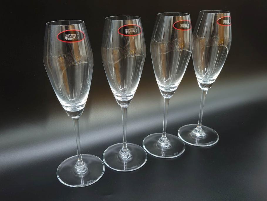 未使用品　オーストリア　RIEDEL(リーデル)　ヴィノム　エクストリーム　美しいフォルムが気品漂うグラス4客セット(シャンパーニュ、箱付き)(R-073038)