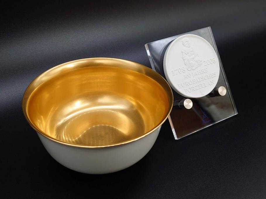 超稀少　ドイツ　マイセン　Meissen　金彩ゴールド×ホワイト　ボウル&磁器メダルセット(300Jahre europaisches porzellan、パゴダ?、人物、箱付き)(R-071812)