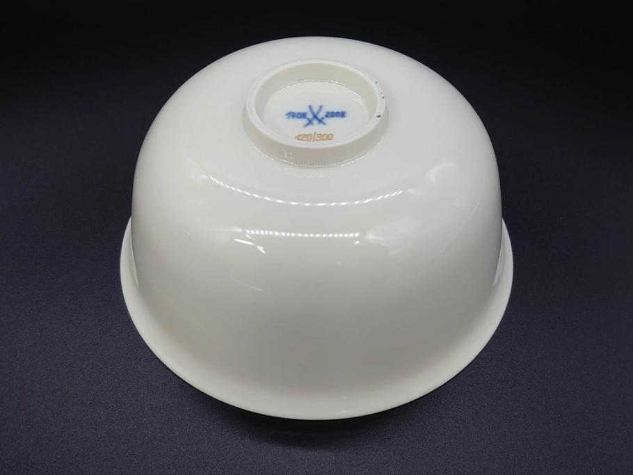 超稀少　ドイツ　マイセン　Meissen　金彩ゴールド×ホワイト　ボウル&磁器メダルセット(300Jahre europaisches porzellan、パゴダ?、人物、箱付き)(R-071812)