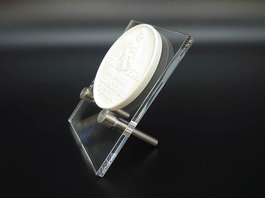 超稀少　ドイツ　マイセン　Meissen　金彩ゴールド×ホワイト　ボウル&磁器メダルセット(300Jahre europaisches porzellan、パゴダ?、人物、箱付き)(R-071812)