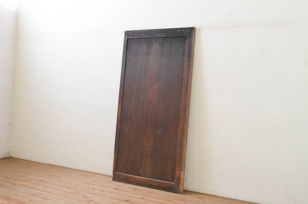 アンティーク建具　落ち着いた和の空間を演出する横桟入り板戸扉1枚(引き戸)(R-071610)