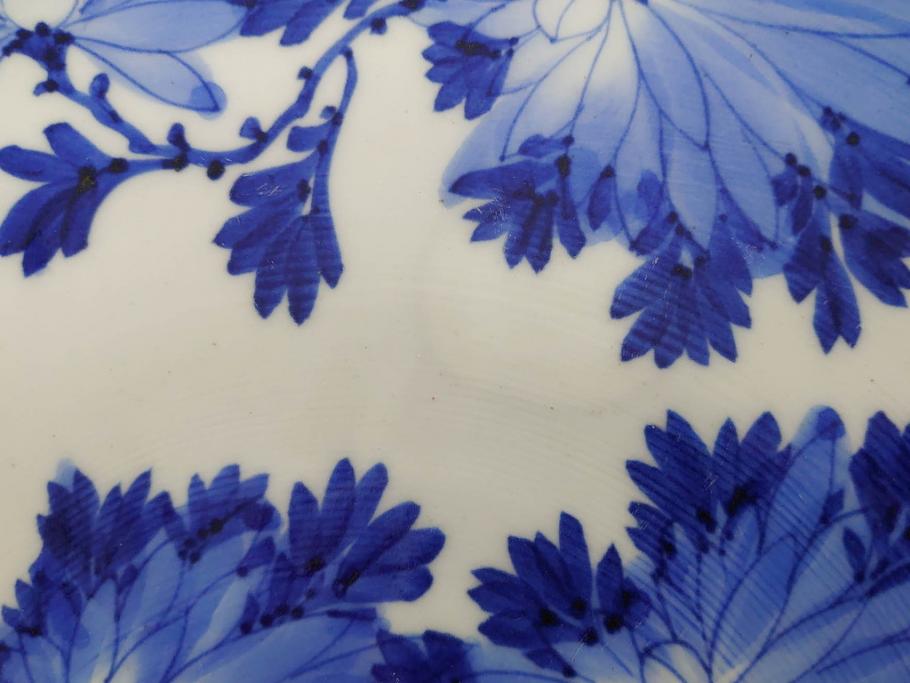 明治期　伊万里　染付　窓絵　約40cm　1尺3寸　草花文が美しい大皿(菊?、陶器、尺皿、風景、和食器、和皿、一尺三寸)(R-078891)　