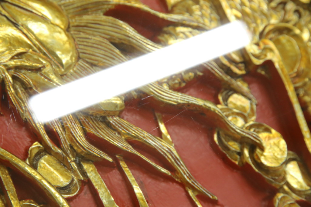 ヴィンテージ家具　超激レア!!　中国美術　王座デザイン　皇帝　まるで美術品のよう、黄金に輝く龍の彫刻が魅力的なセンターテーブル(コーヒーテーブル、ローテーブル、リビングテーブル、ビンテージ)(R-059283)