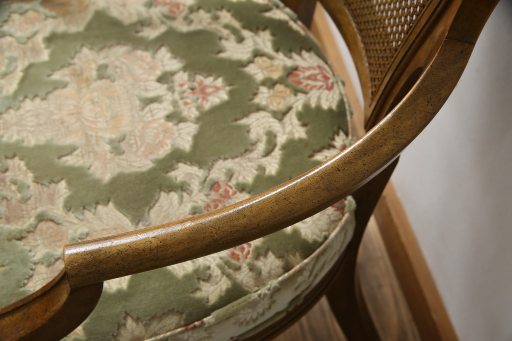 中古　DREXEL HERITAGE(ドレクセルヘリテイジ)　Cameo Classics(キャメオクラシックス)　格調高い雰囲気が魅力のマホガニー製アームチェア(イス、椅子、ダイニングチェア)(定価約35万円)(R-060870)