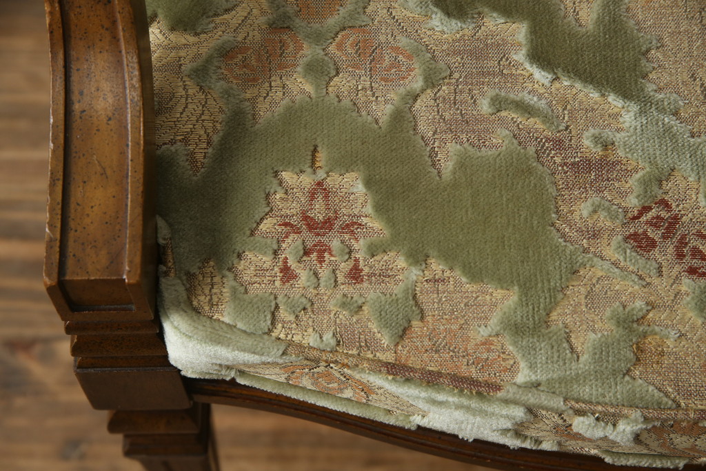 中古　DREXEL HERITAGE(ドレクセルヘリテイジ)　Cameo Classics(キャメオクラシックス)　格調高い雰囲気が魅力のマホガニー製アームチェア(イス、椅子、ダイニングチェア)(定価約35万円)(R-060870)