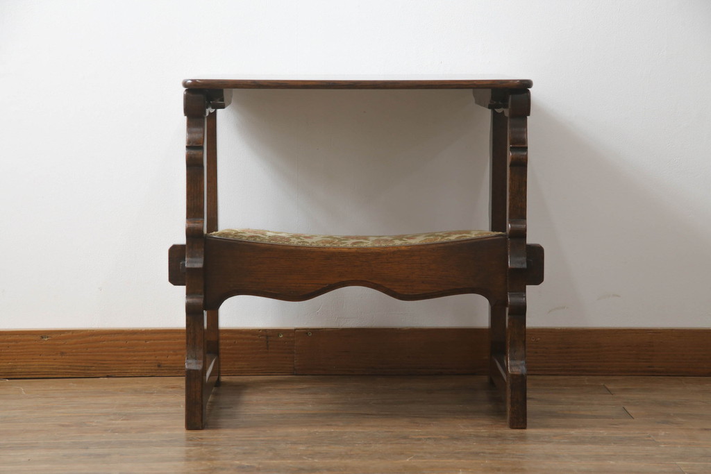 イギリスアンティーク　珍品　オーク材　2way　小供用の椅子にもなるエレガントな彫刻入りサイドテーブル(ベンチテーブル、イス、ダイニングチェア、カフェテーブル、コーヒーテーブル)(R-065411)