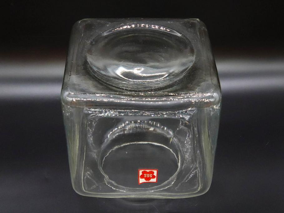 アンティーク雑貨　当時物　デッドストック　アルミ蓋　シンプルで使い勝手の良いガラス瓶(角型、角瓶、キャニスター、ガラスビン、菓子瓶、硝子、フタ付き、小物入れ、ディスプレイ雑貨、古道具、店舗什器)(R-078936)