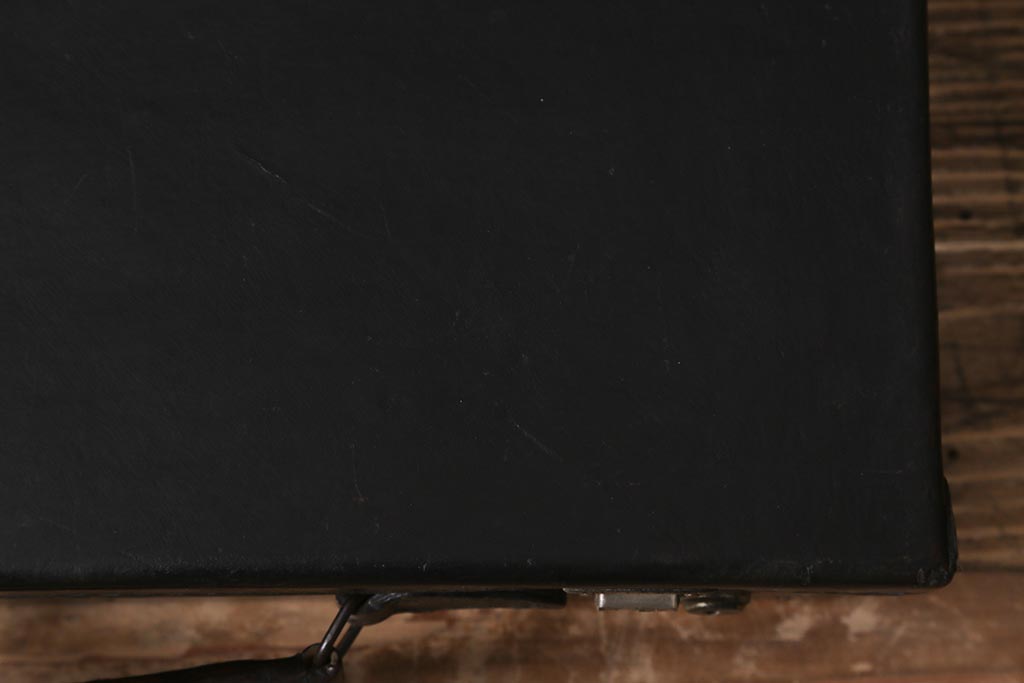 ヴィンテージ雑貨　本革　黒いレザーが格好いいトランク(鞄、カバン、収納、ディスプレイ、ビンテージ)(R-040919)