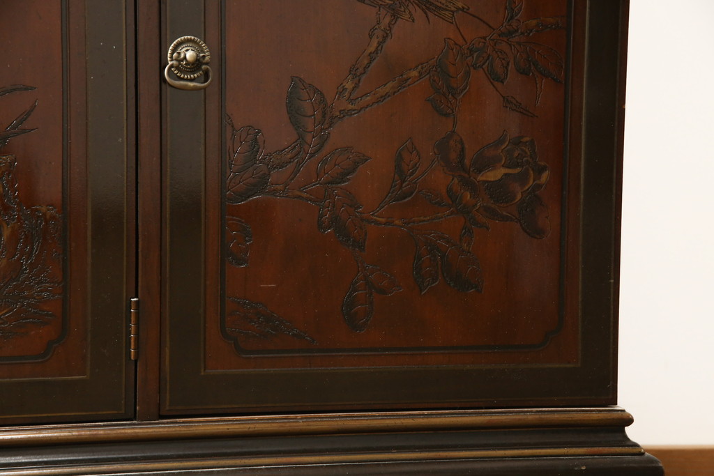 中古　美品　DREXEL HERITAGE(ドレクセルヘリテイジ)　シノワズリ様式　上品な佇まいが美しいチャイナキャビネット(定価約340万円)(食器棚、キュリオケース、ガラスケース、ショーケース、戸棚、飾り棚)(R-059661)