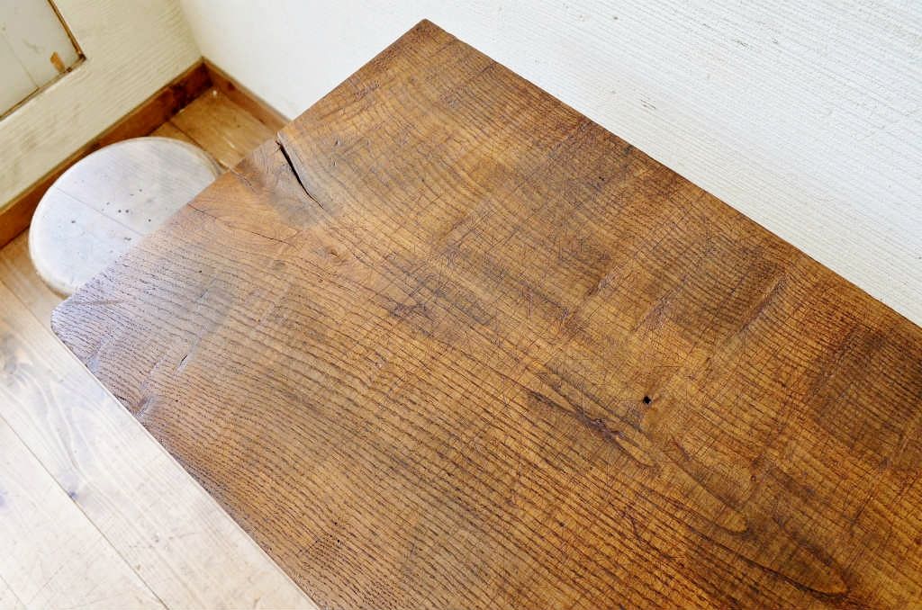 アンティーク家具　☆古い栗材の小振りな鉄脚テーブル(作業台、机)