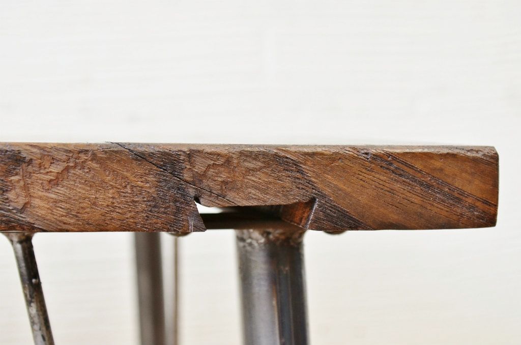アンティーク家具　☆古い栗材の小振りな鉄脚テーブル(作業台、机)