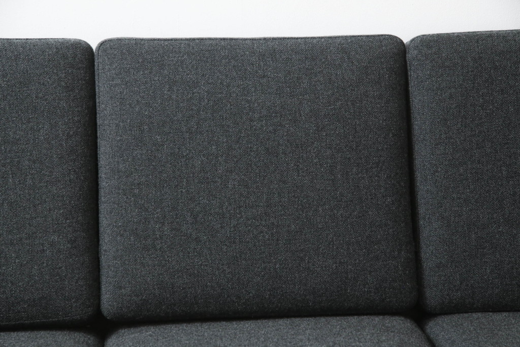 北欧家具　デンマークビンテージ　GETAMA(ゲタマ)　Hans J Wegner(ハンス・J・ウェグナー)　GE290　くつろぎの空間を演出するアーム付き3人掛けソファ(3P、三人掛け、アームソファ、トリプルソファ、3シーター、北欧、ヴィンテージ)(R-068269)
