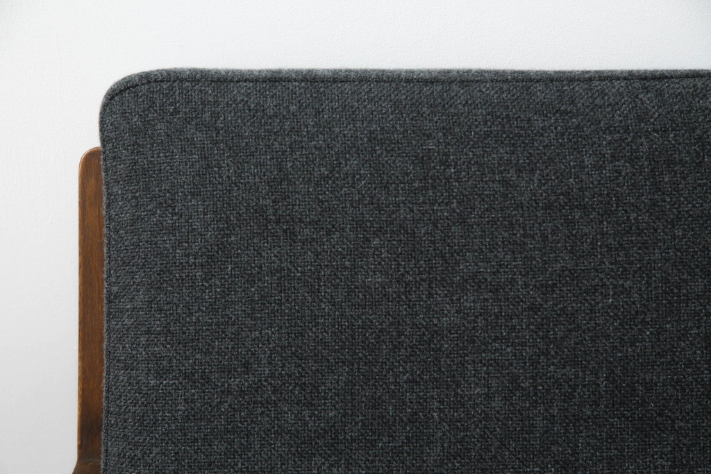北欧家具　デンマークビンテージ　GETAMA(ゲタマ)　Hans J Wegner(ハンス・J・ウェグナー)　GE290　くつろぎの空間を演出するアーム付き3人掛けソファ(3P、三人掛け、アームソファ、トリプルソファ、3シーター、北欧、ヴィンテージ)(R-068269)