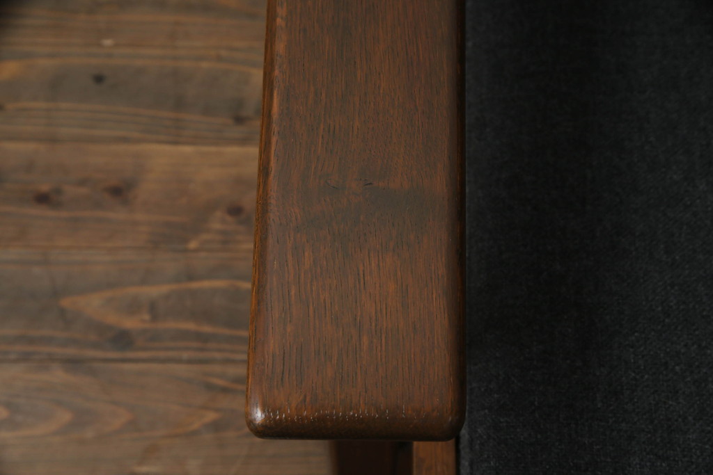 北欧家具　デンマークビンテージ　GETAMA(ゲタマ)　Hans J Wegner(ハンス・J・ウェグナー)　GE290　くつろぎの空間を演出するアーム付き3人掛けソファ(3P、三人掛け、アームソファ、トリプルソファ、3シーター、北欧、ヴィンテージ)(R-068269)