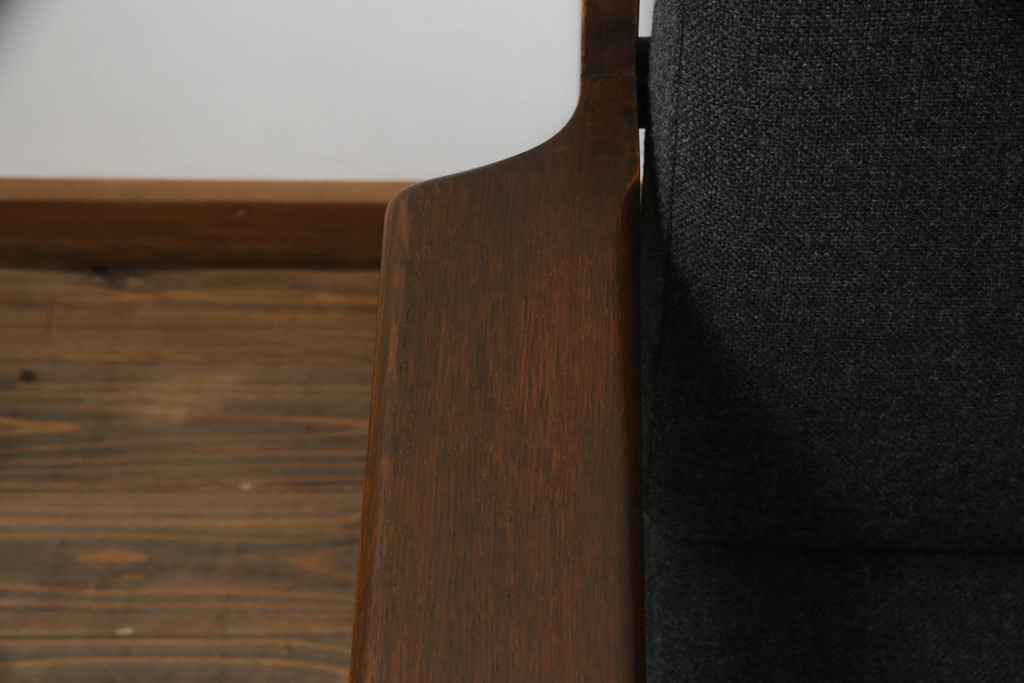 北欧家具　デンマークビンテージ　GETAMA(ゲタマ)　Hans J Wegner(ハンス・J・ウェグナー)　GE290　くつろぎの空間を演出するアーム付き3人掛けソファ(3P、三人掛け、アームソファ、トリプルソファ、3シーター、北欧、ヴィンテージ)(R-068269)
