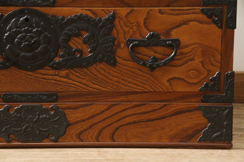 中古　美品　岩谷堂箪笥　くっきりとした木目が楽しめるサイドチェスト(引き出し、収納箪笥、和タンス)(R-059169)