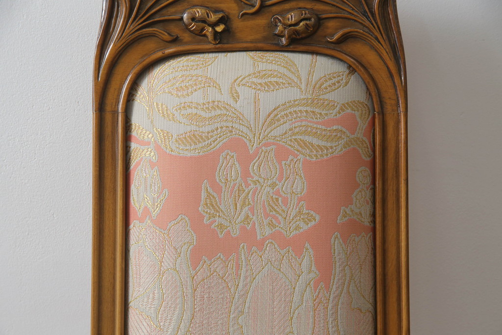 中古　美品　イタリア　ブランド家具　メデア(Medea)　ボタニカル柄のファブリックと彫刻が華やかな印象のハイバックチェア(椅子、イス、ダイニングチェア)(定価約40万円)(R-060117)