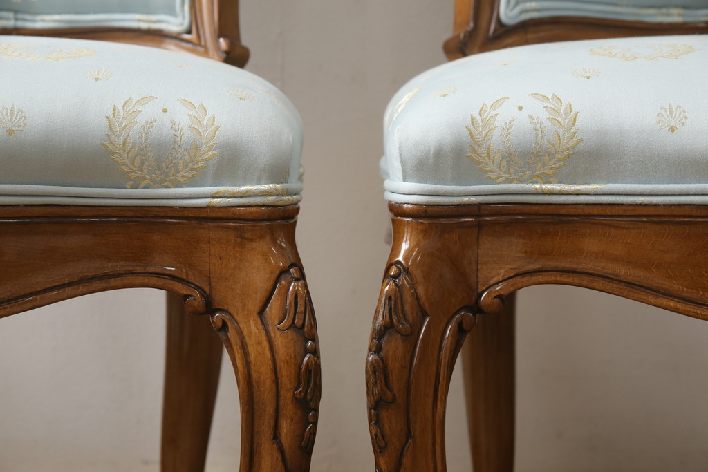 中古　美品　最高級　KARGES(カーゲス)　美しい彫刻とファブリックが目を引くチェア4脚セット(ダイニングチェア、椅子、イス)(定価約220万円)(R-056941)