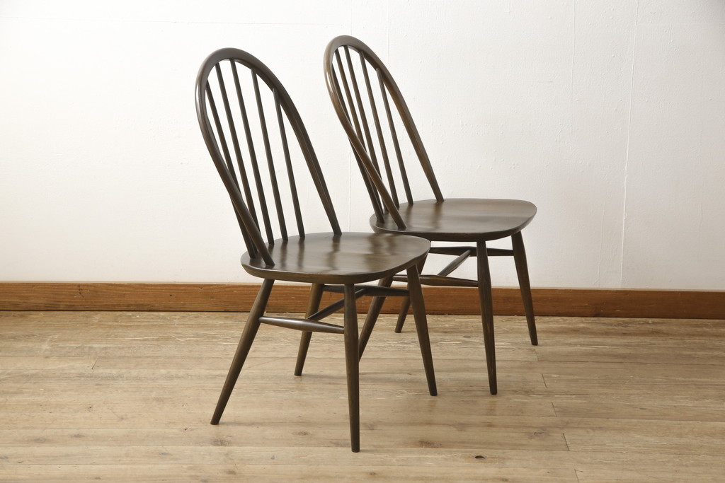 イギリスビンテージ　ERCOL(アーコール)　フープバック　シックな木肌のダイニングチェア2脚セット(ウィンザーチェア、ワークチェア、板座チェア、椅子、ヴィンテージ、ウインザーチェア)(R-059505)