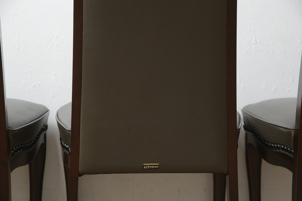 中古　美品　maruni(マルニ木工)　ベルサイユシリーズ　シックな色合いが大人の雰囲気を醸し出すダイニングチェア4脚セット(合皮)(椅子、イス)(R-055333)