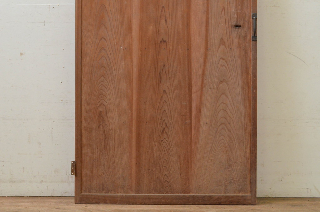 アンティーク建具　杉材　どこか懐かしい雰囲気を感じるガラス入り扉1枚(木製扉、ドア)(R-071617)
