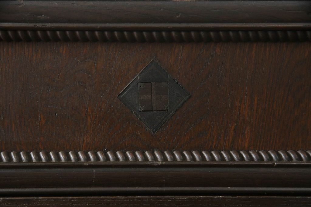 和製アンティーク　大正ロマン　栗材　細やかな意匠が魅力的!古い洋館で使われていた大振りの本箱(ブックケース、収納棚、戸棚、サイドキャビネット)(R-064551)