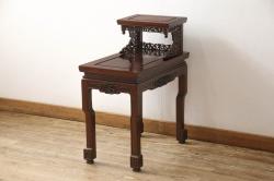 アジアンビンテージ　花梨(カリン)材　竜の彫刻が美しい唐木材製のサイドテーブル(カフェテーブル、コーヒーテーブル、花台、飾り台、ヴィンテージ)(R-064878)