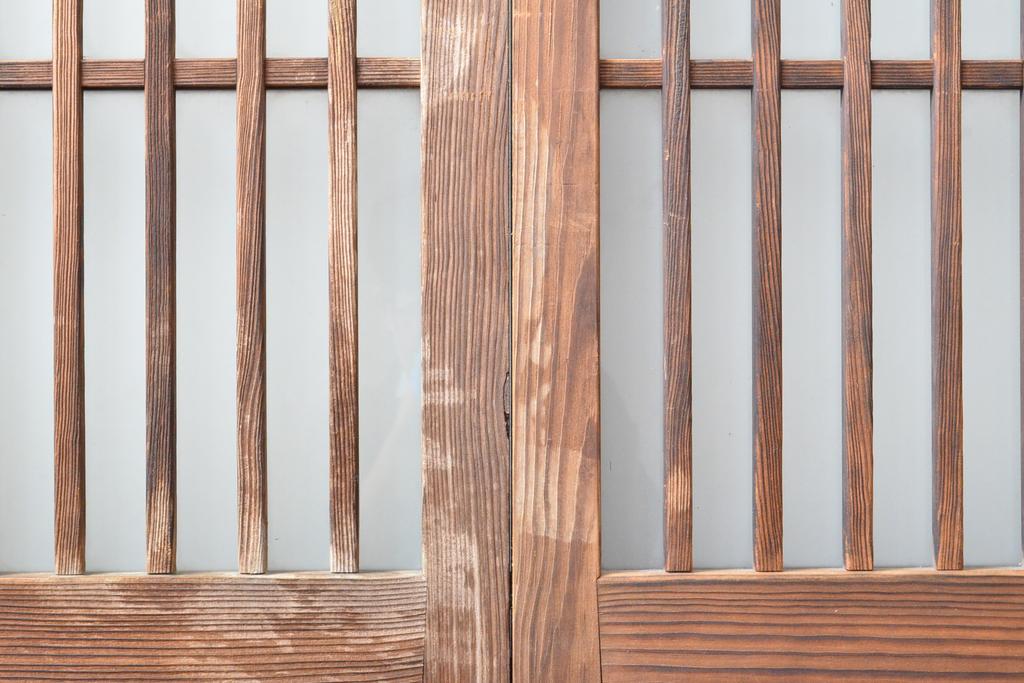 アンティーク建具　力強い木目が目を引くガラス入り玄関戸4枚セット(格子戸、ガラス戸、引き戸)(R-059203)