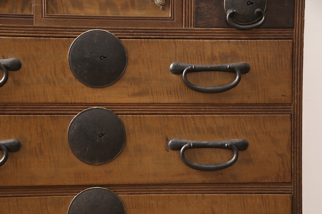 和製アンティーク　珍しいデザインが魅力的な時代箪笥収納棚(キャビネット、戸棚、引き出し)(R-054565)
