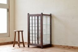 アンティーク家具　魅せる収納にぴったりなアンティークガラスケース (ショーケース、飾り棚)