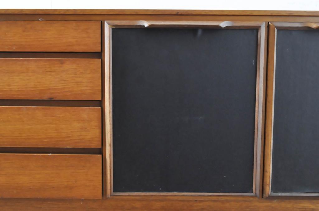 北欧ビンテージ　チーク材　ブラックカラーの扉が格好良い!!メンズライクな空間を演出するサイドボード(収納棚、戸棚、サイドキャビネット、引き出し、リビングボード、ヴィンテージ)(R-064865)