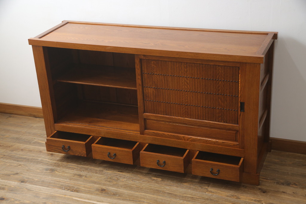 中古　美品　楡(ニレ)材　総無垢材　美しい木目と品のある佇まいが魅力の五尺水屋箪笥サイドボード(引き出し、収納棚、戸棚、食器棚)(R-070145)