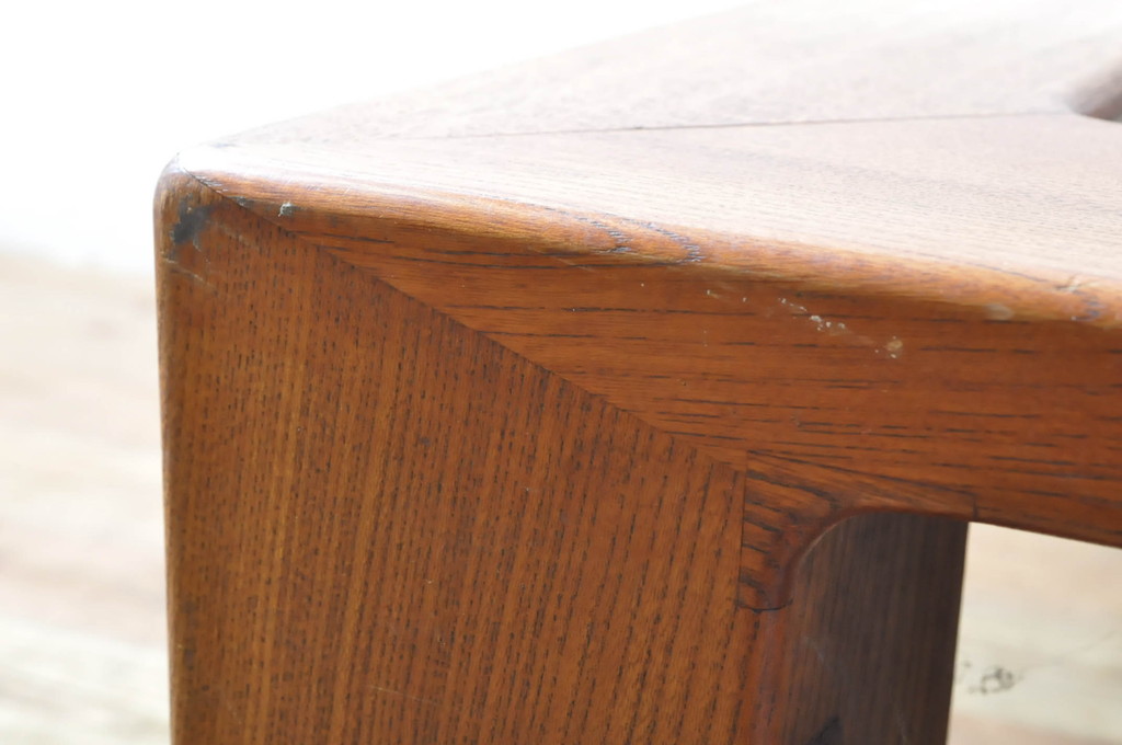 和製アンティーク　上手物!!　総欅(ケヤキ)材　重厚な天板一枚板が魅力の座卓(ローテーブル、センターテーブル)(R-064845)