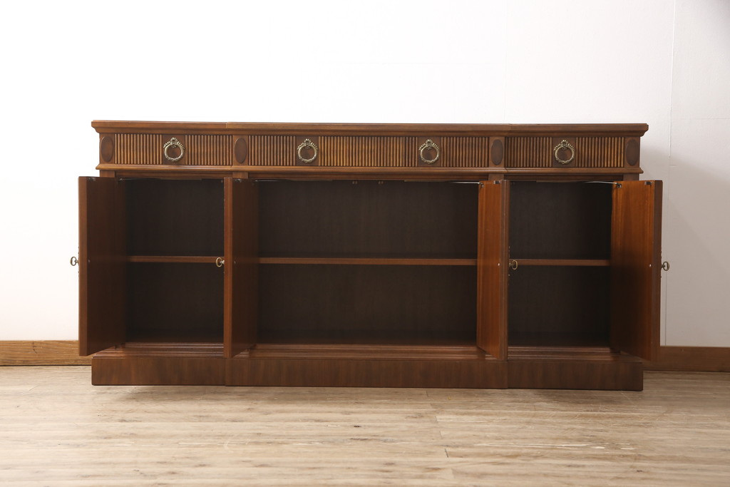 中古美品　DREXEL HERITAGE(ドレクセルヘリテイジ)　Cameo Classics(キャメオクラシックス)　ワンランク上の気品漂う雰囲気を演出するクリデンザ(クレデンザ、サイドボード、収納棚、キャビネット)(定価約115万円)(R-053268)