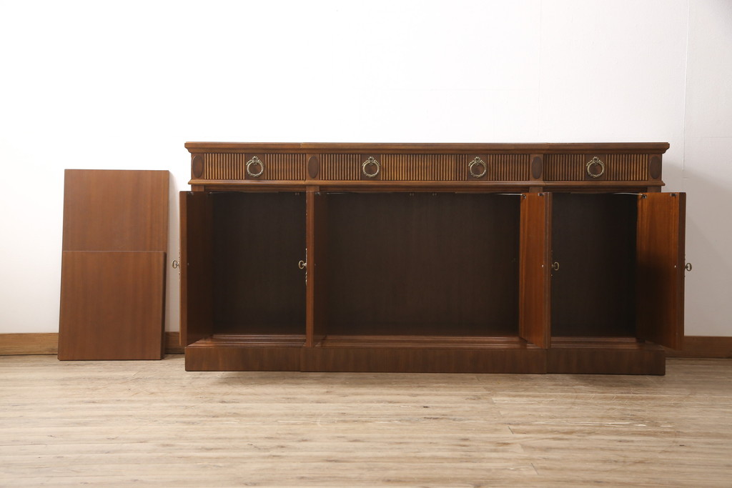 中古美品　DREXEL HERITAGE(ドレクセルヘリテイジ)　Cameo Classics(キャメオクラシックス)　ワンランク上の気品漂う雰囲気を演出するクリデンザ(クレデンザ、サイドボード、収納棚、キャビネット)(定価約115万円)(R-053268)