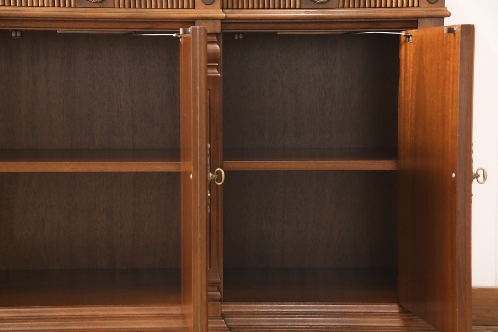 中古美品　DREXEL HERITAGE(ドレクセルヘリテイジ)　Cameo Classics(キャメオクラシックス)　ワンランク上の気品漂う雰囲気を演出するクリデンザ(クレデンザ、サイドボード、収納棚、キャビネット)(定価約115万円)(R-053268)