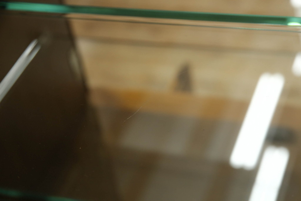 中古　カリモク家具(karimoku)　domani(ドマーニ)　クラシカルな佇まいが魅力的なキャビネット(飾り棚、収納棚、キュリオケース、食器棚)(定価約54万円)(R-054016)