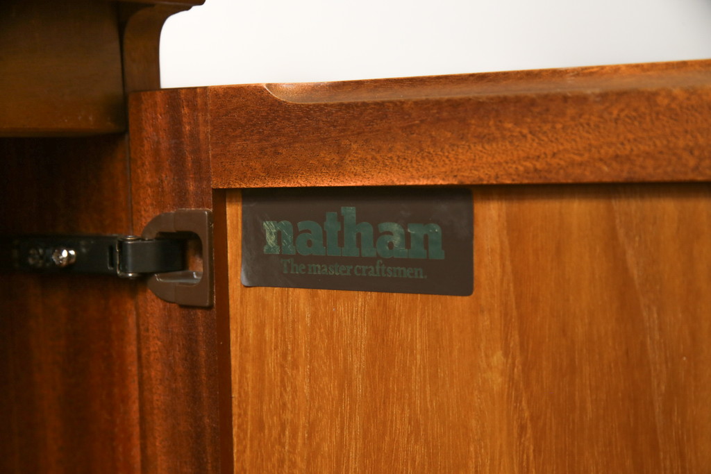 イギリスビンテージ　nathan社(ネイサン)　チーク材　見せる収納を楽しめるキャビネット(ウォールユニット、食器棚、収納棚、飾り棚、ヴィンテージ、北欧)(R-063258)