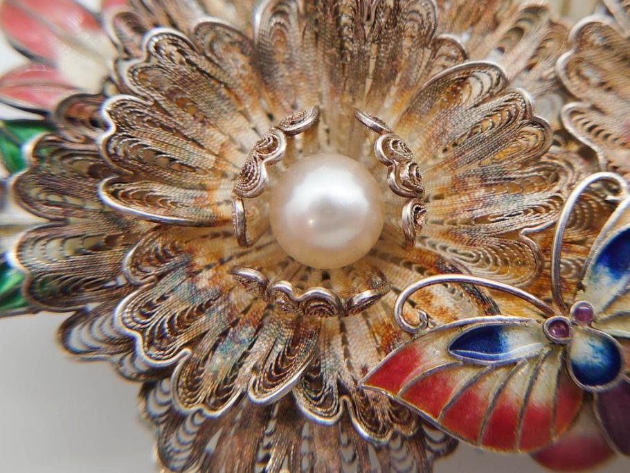 希少　アンティーク　金工　舞妓用　パール(真珠)　鮮やかな蝶と繊細な花の細工が目を引く豪華な帯留(ぽっちり、帯留め、着物道具、和装小物、アクセサリー、ブローチ、ケース付き)(R-078991)