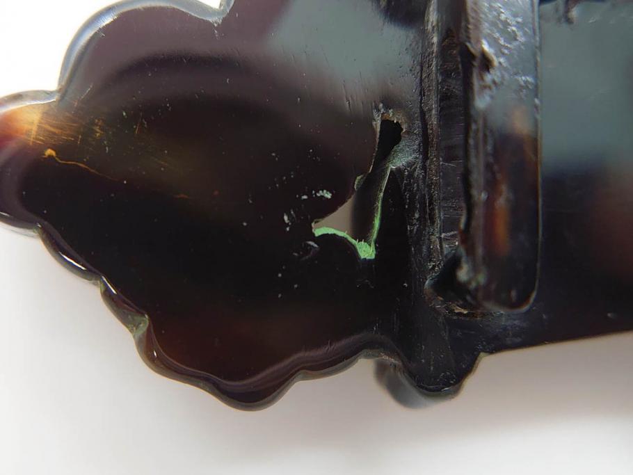 アンティーク　梅に扇　鼈甲(ベッコウ)　螺鈿　繊細な吉祥文様が魅力の帯留(帯留め、着物道具、和装小物、ブローチ、アクセサリー、扇子、べっ甲、ケース付き)(R-078992)
