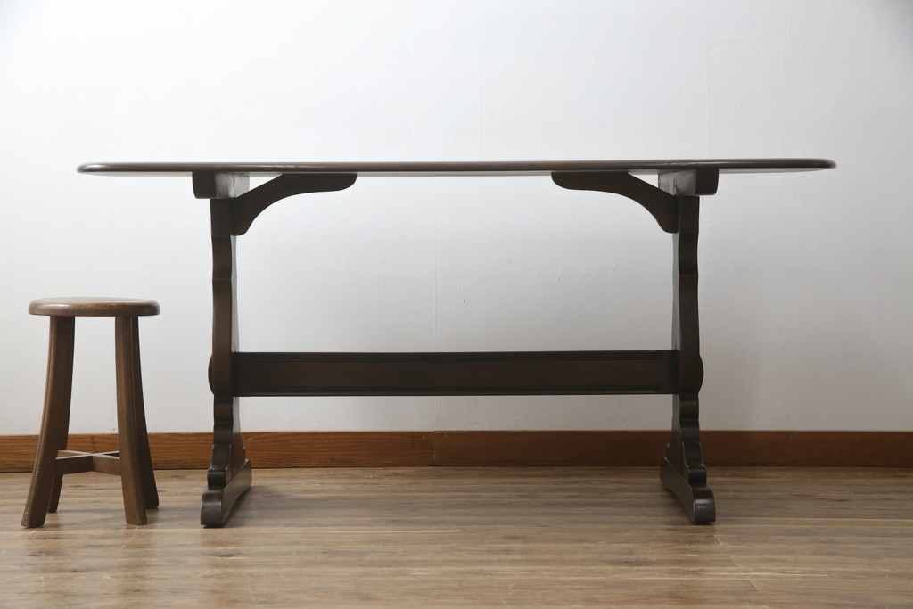 イギリスビンテージ　ERCOL(アーコール)　クラシカルな雰囲気漂うダイニングテーブル(4人掛け、6人掛け、食卓、作業台、ヴィンテージ、英国、北欧)(R-067244)