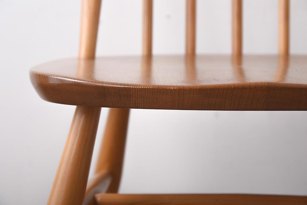 ヴィンテージ家具　イギリスビンテージ　ERCOL(アーコール)　木の温もり溢れるクエーカーチェア(椅子)(2)