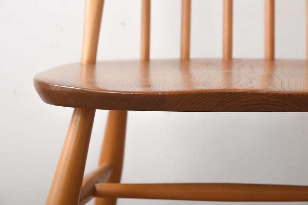 ヴィンテージ家具　イギリスビンテージ　ERCOL(アーコール)　木の温もり溢れるクエーカーチェア(椅子)