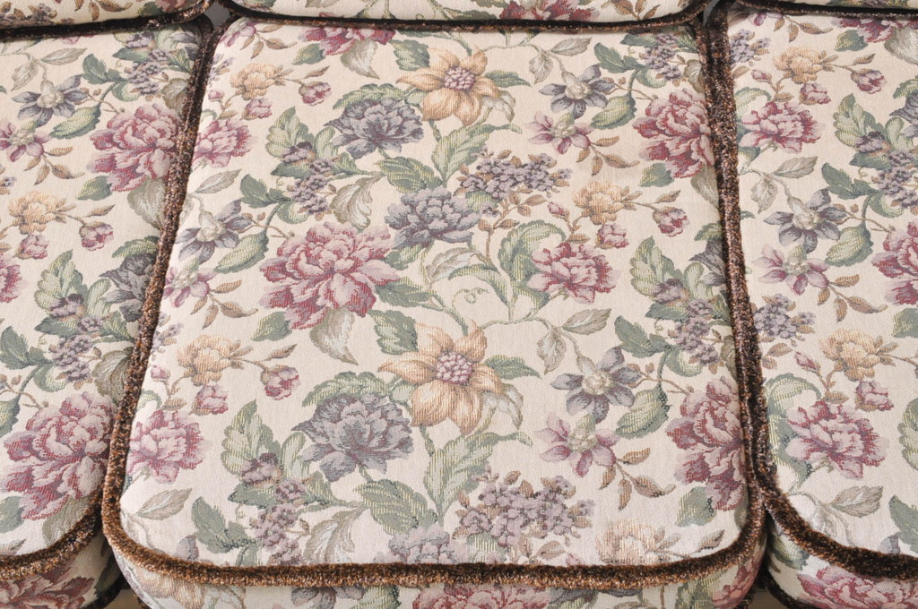イギリスビンテージ　美品　ERCOL(アーコール)　落ち着いた色味の花柄ファブリックが上品な3人掛けソファ(アームソファ、3Pソファ、三人掛け、英国、北欧、ヴィンテージ)(R-071184)