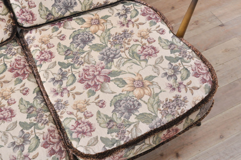 イギリスビンテージ　美品　ERCOL(アーコール)　落ち着いた色味の花柄ファブリックが上品な3人掛けソファ(アームソファ、3Pソファ、三人掛け、英国、北欧、ヴィンテージ)(R-071184)