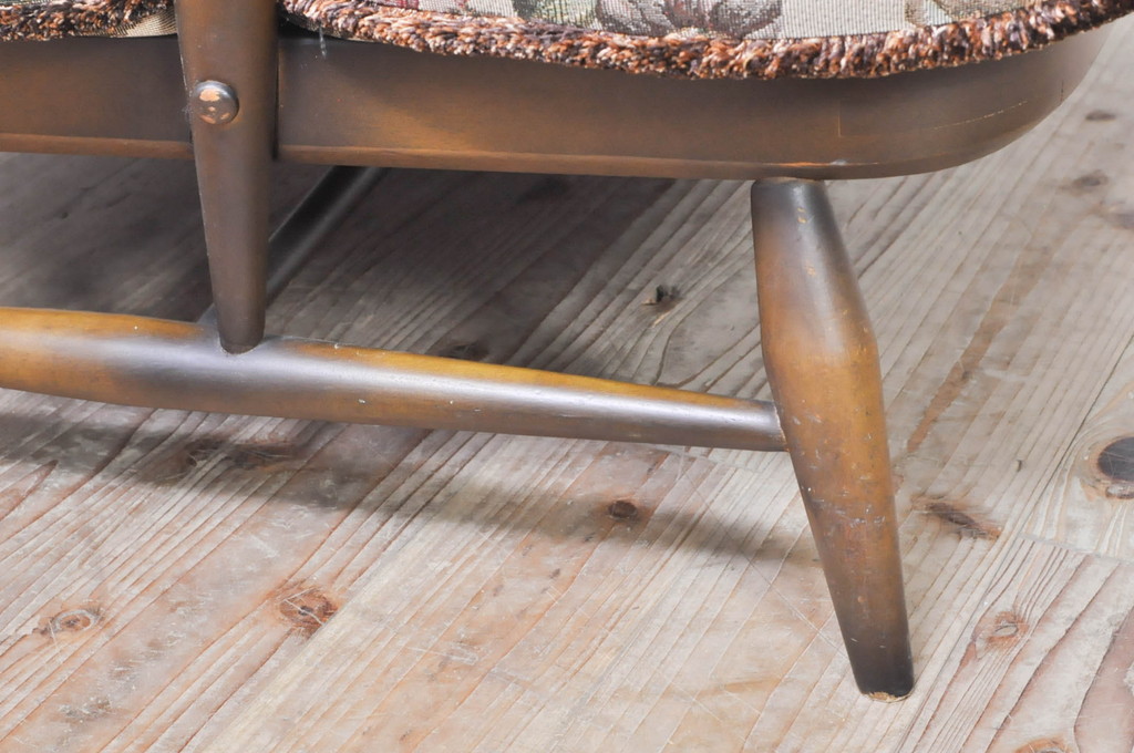 イギリスビンテージ　美品　ERCOL(アーコール)　落ち着いた色味の花柄ファブリックが上品な3人掛けソファ(アームソファ、3Pソファ、三人掛け、英国、北欧、ヴィンテージ)(R-071184)