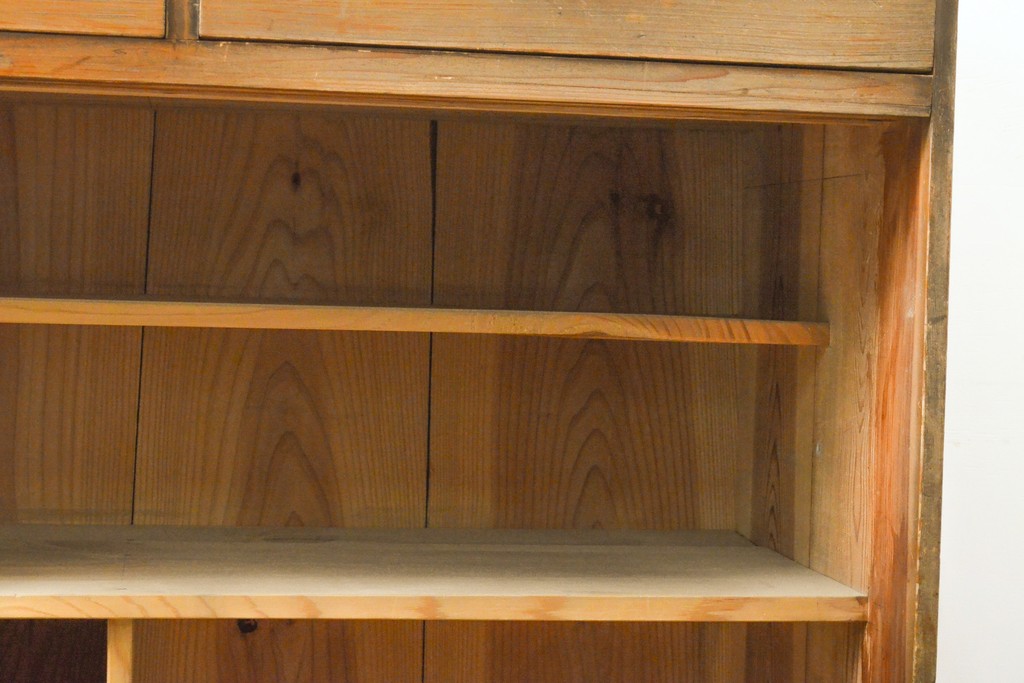 和製アンティーク　ヒノキ材(檜)　レトロな佇まいが昔懐かしい下駄箱(収納棚、戸棚、キャビネット、サイドボード)(R-054405)