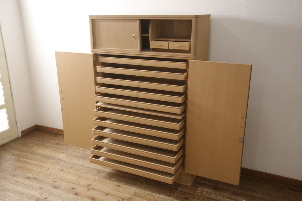 中古　美品　伝統工芸士　中田静夫　すっきりとした佇まいが気品を感じさせる紀州総桐箪笥(定価約180万円)(胴丸、桐たんす、着物箪笥、和タンス、引き出し、バラ売り可能)(R-058734)