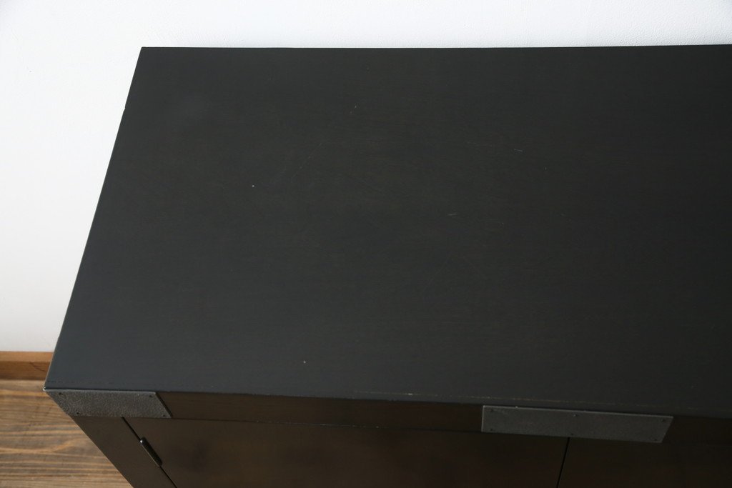 中古　国産　職人手造り家具　和モダンな雰囲気を醸し出す、珍しいデザインの収納棚(収納タンス、箪笥、サイドボード、戸棚)(R-058586)